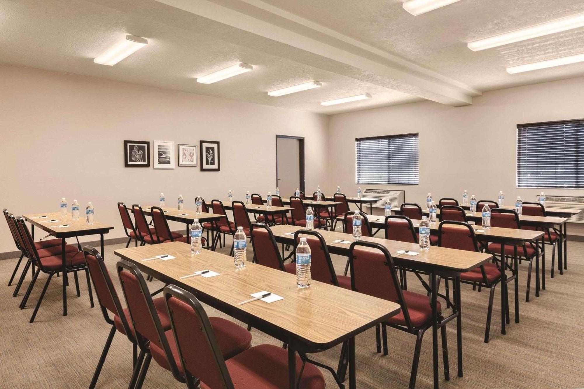 Country Inn & Suites By Radisson, Prineville, Or Zewnętrze zdjęcie